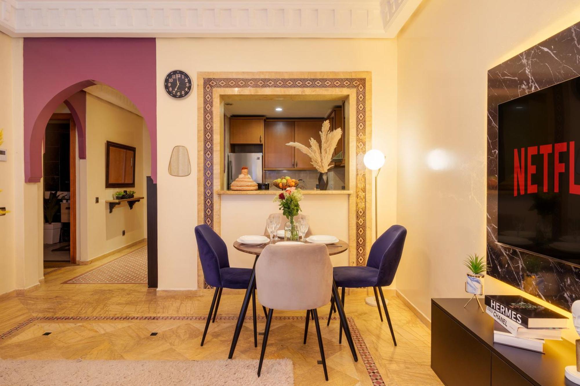 Standing Gueliz Plaza Avec Vue Appartamento Marrakesh