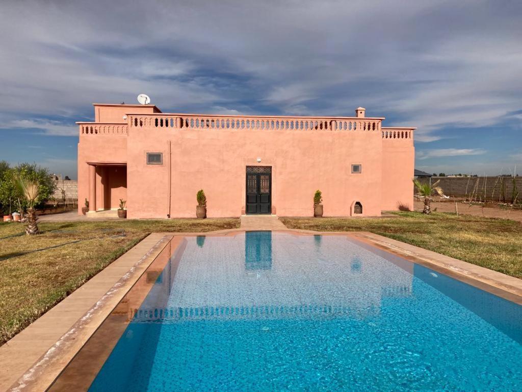 Family With Swimming Pool And A Wonderful Mountain View Villa *