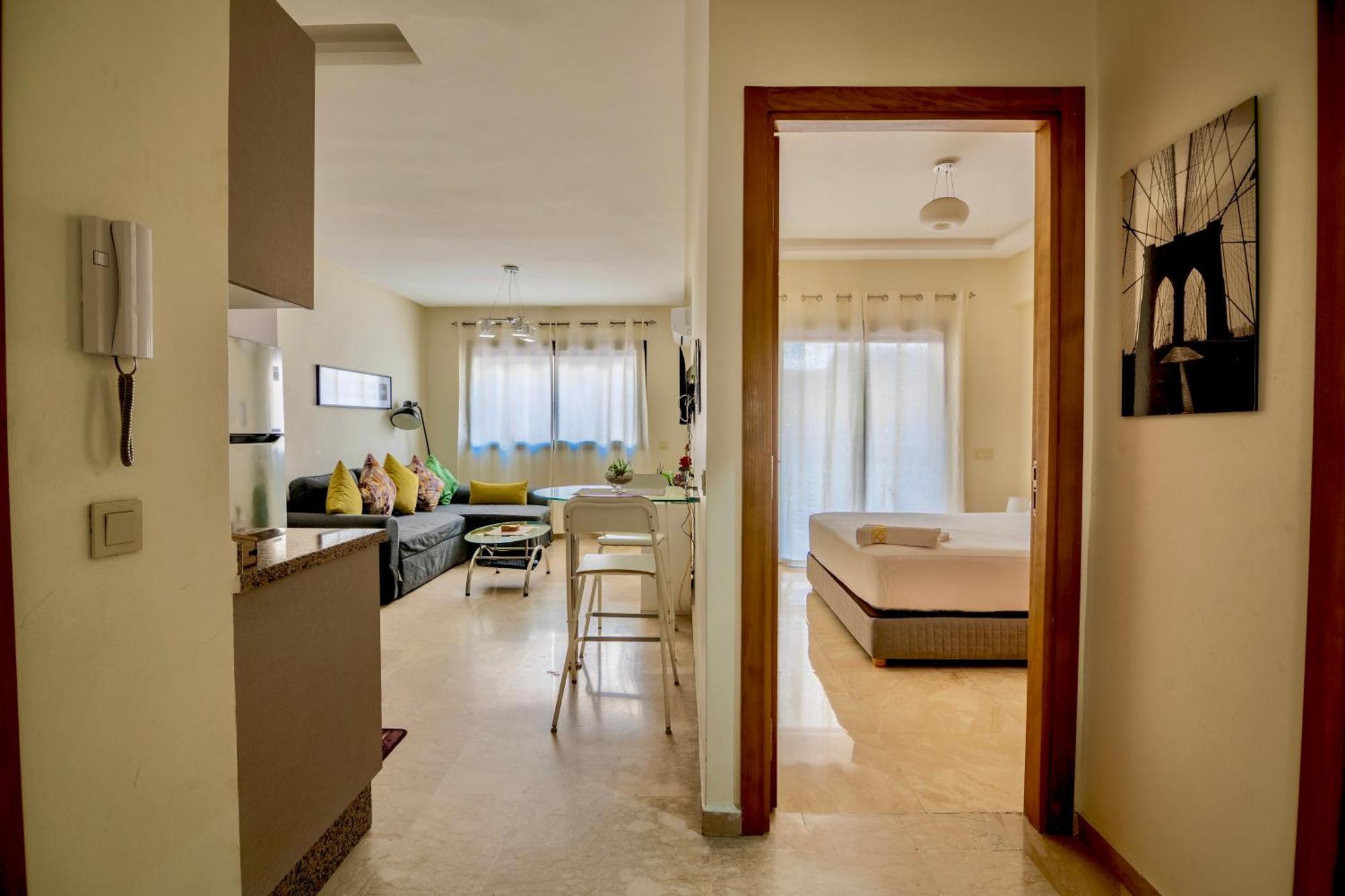 Appartement Luxurious King Bed W/pool. Well Centered. *
