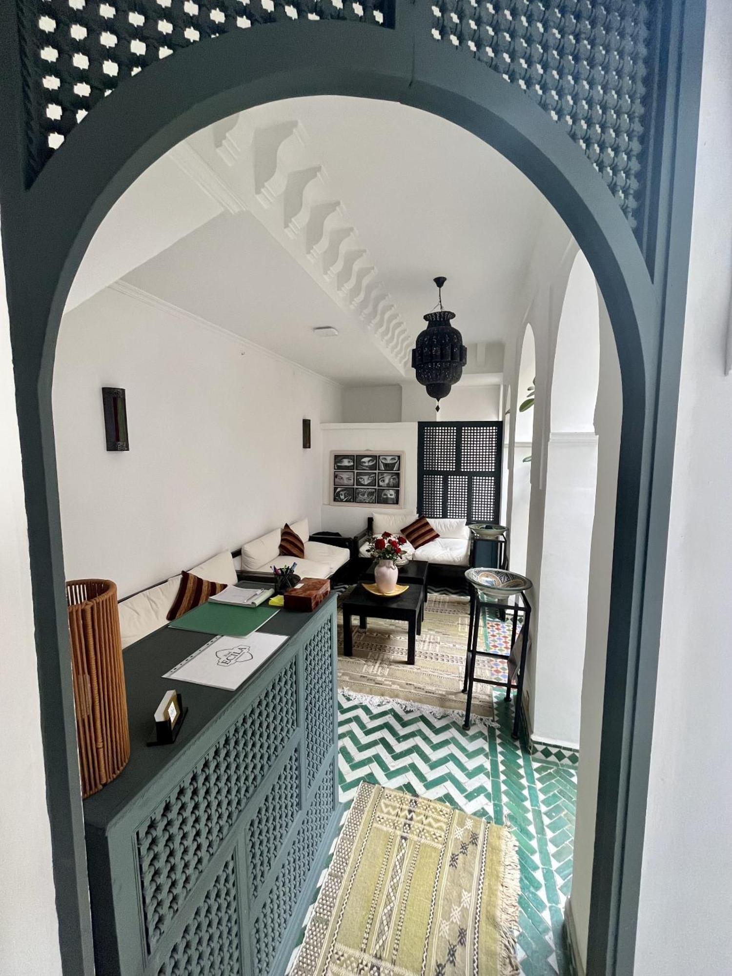 Ecila Riad 2*