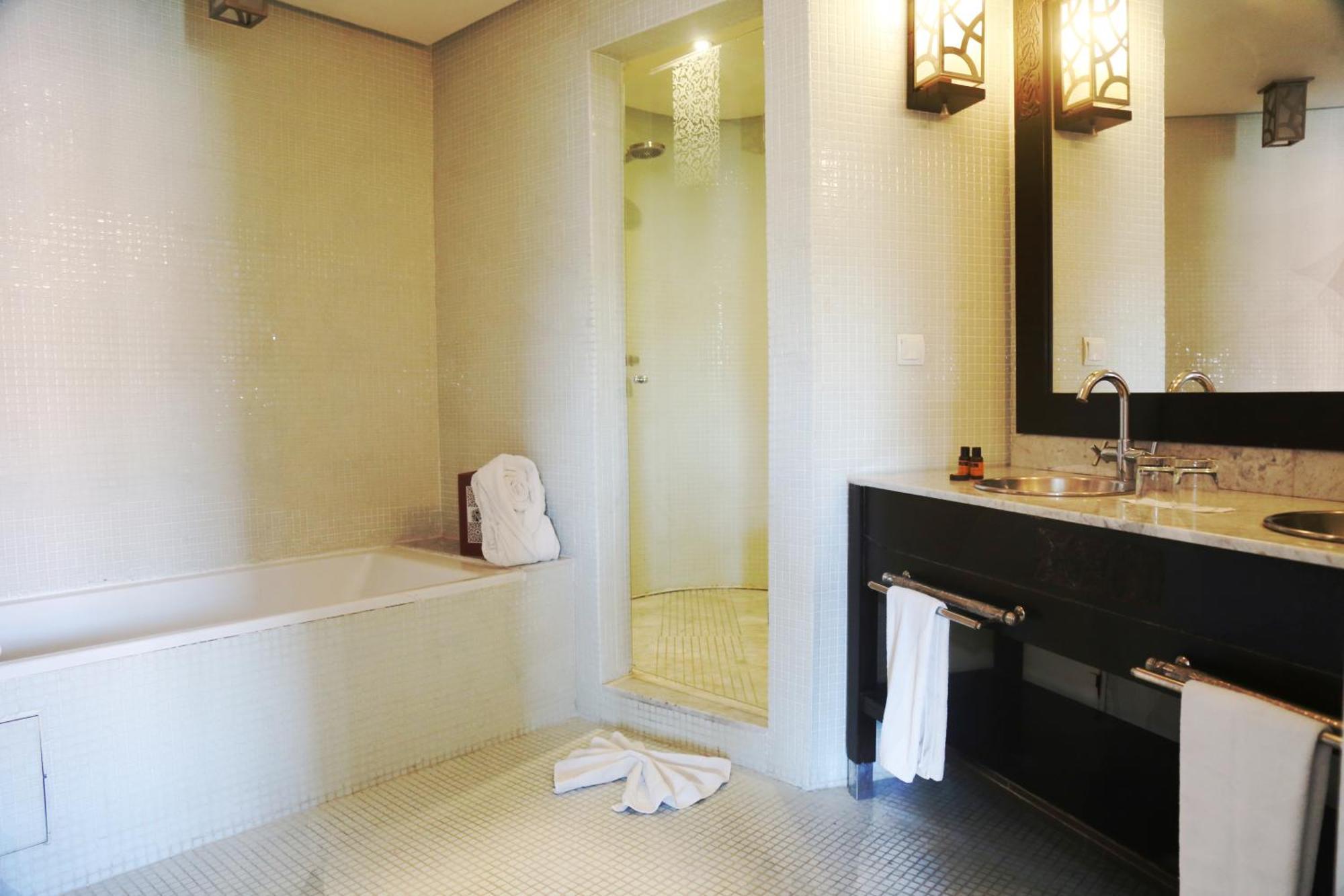 Sky Boutique Ennahda Rennaissance Hotel