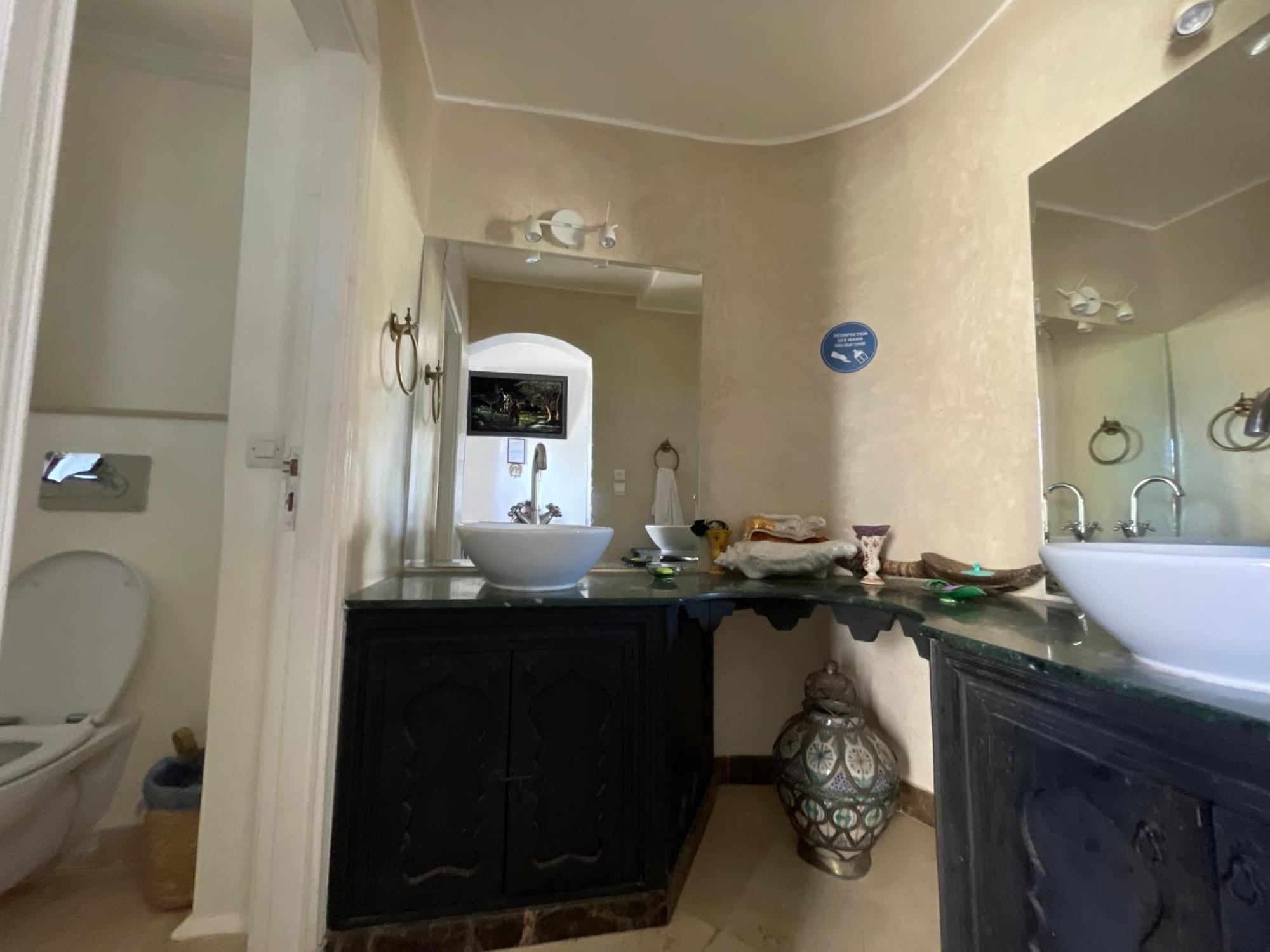 Villa Authentic Ideal For 16+ Guests