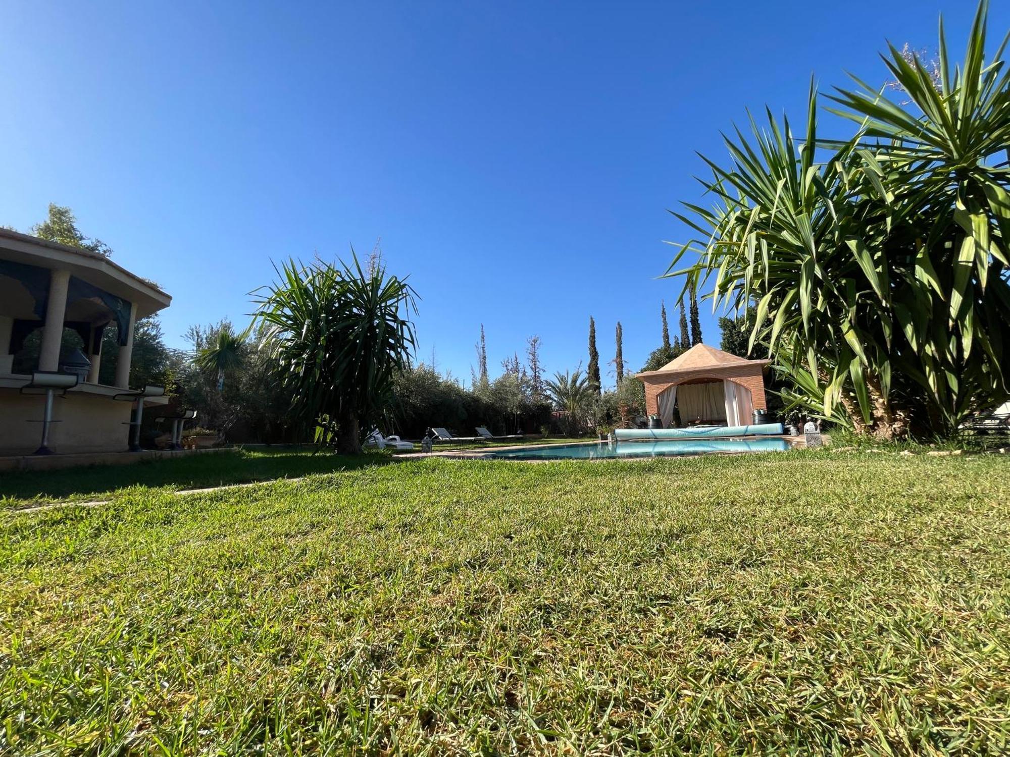 Villa Authentic Ideal For 16+ Guests