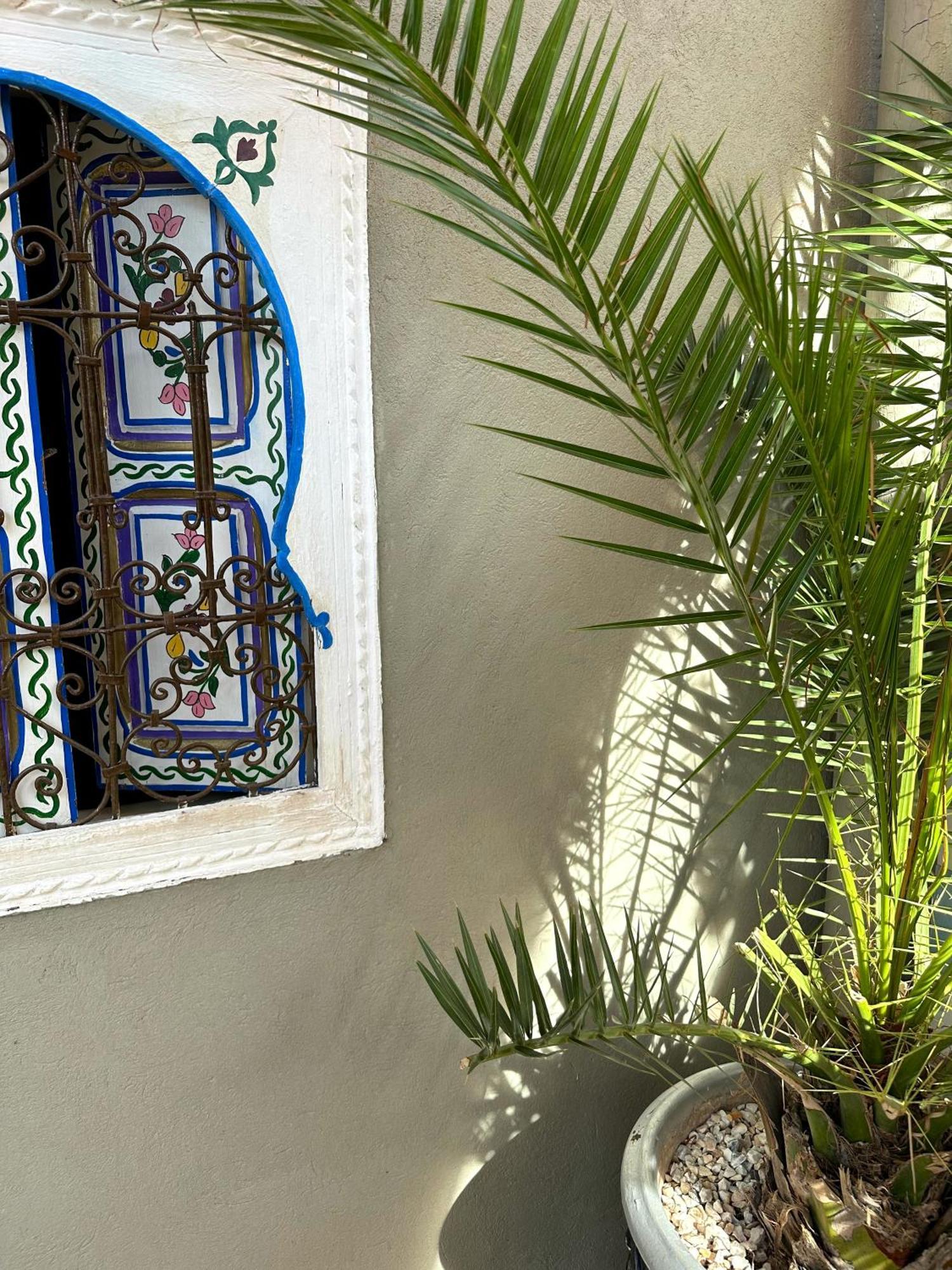 Hna Ben Saleh Riad