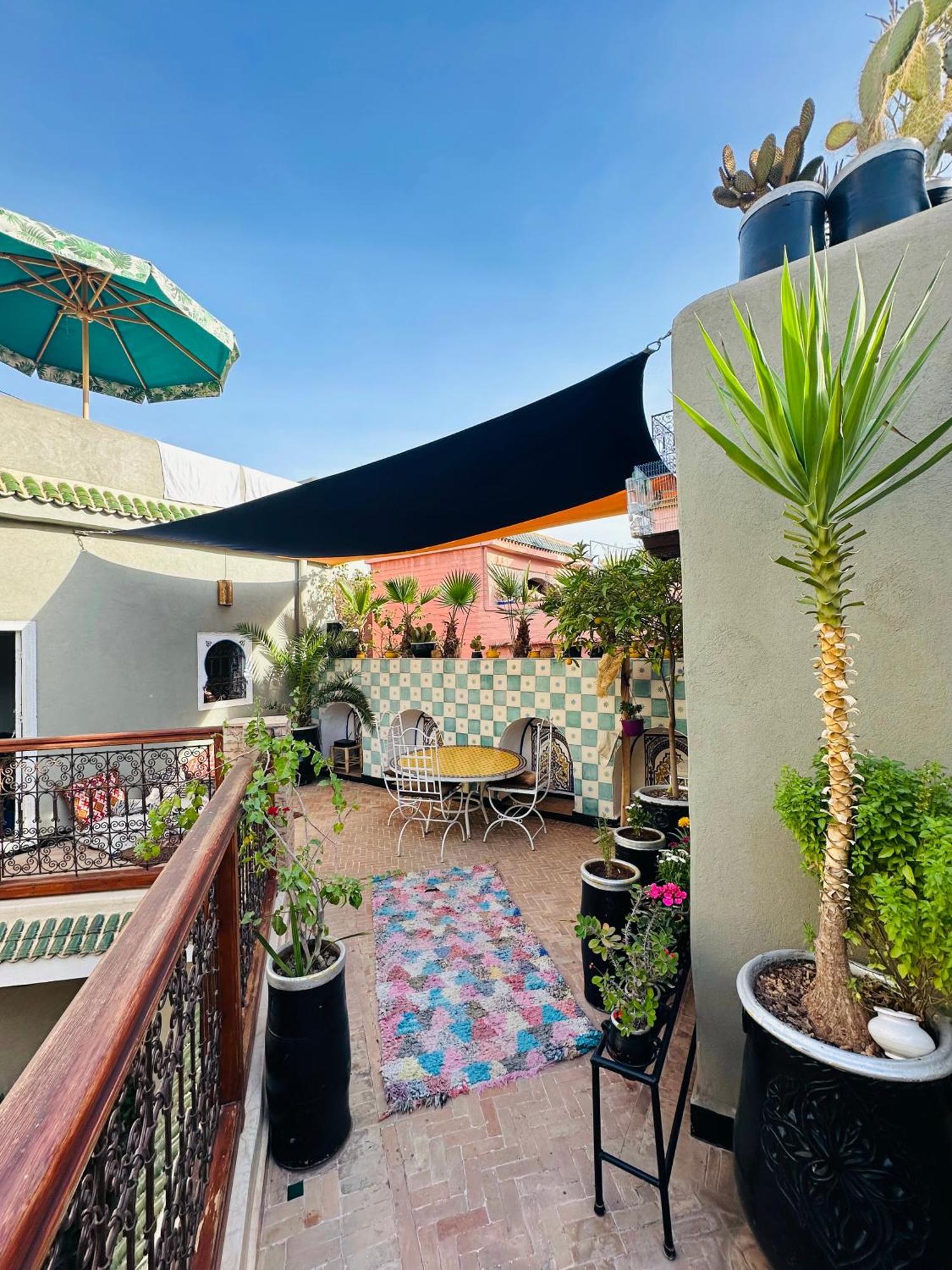 Hna Ben Saleh Riad 3*