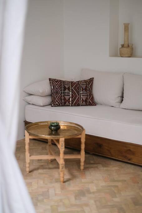 Dar Num, Luxury Private Riad With Pool & Breakfast - Car Access In Medina