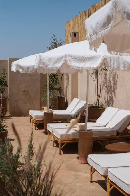 Villa Dar Num, Luxury Private Riad With Pool & Breakfast - Car Access In Medina Marrakesh