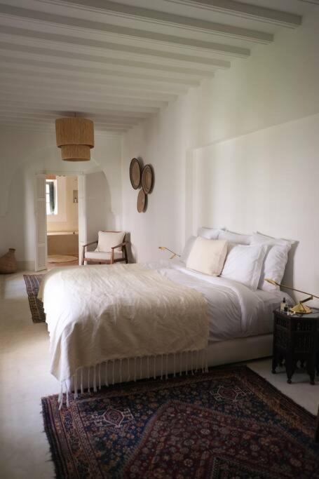 Dar Num, Luxury Private Riad With Pool & Breakfast - Car Access In Medina Marrakesh