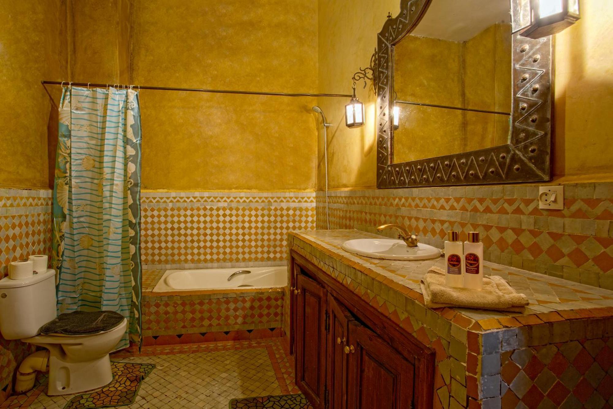 Riad Lakhdar 3*