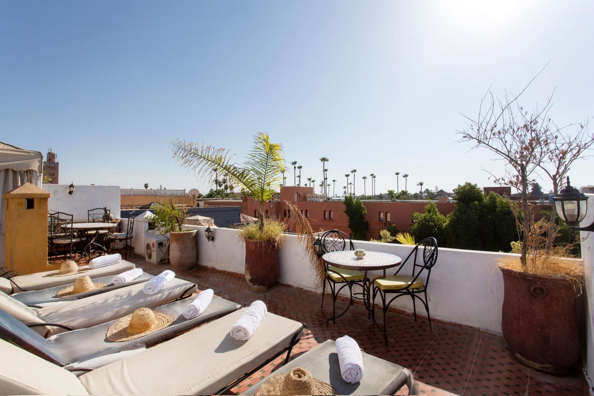 Lakhdar Riad 3*