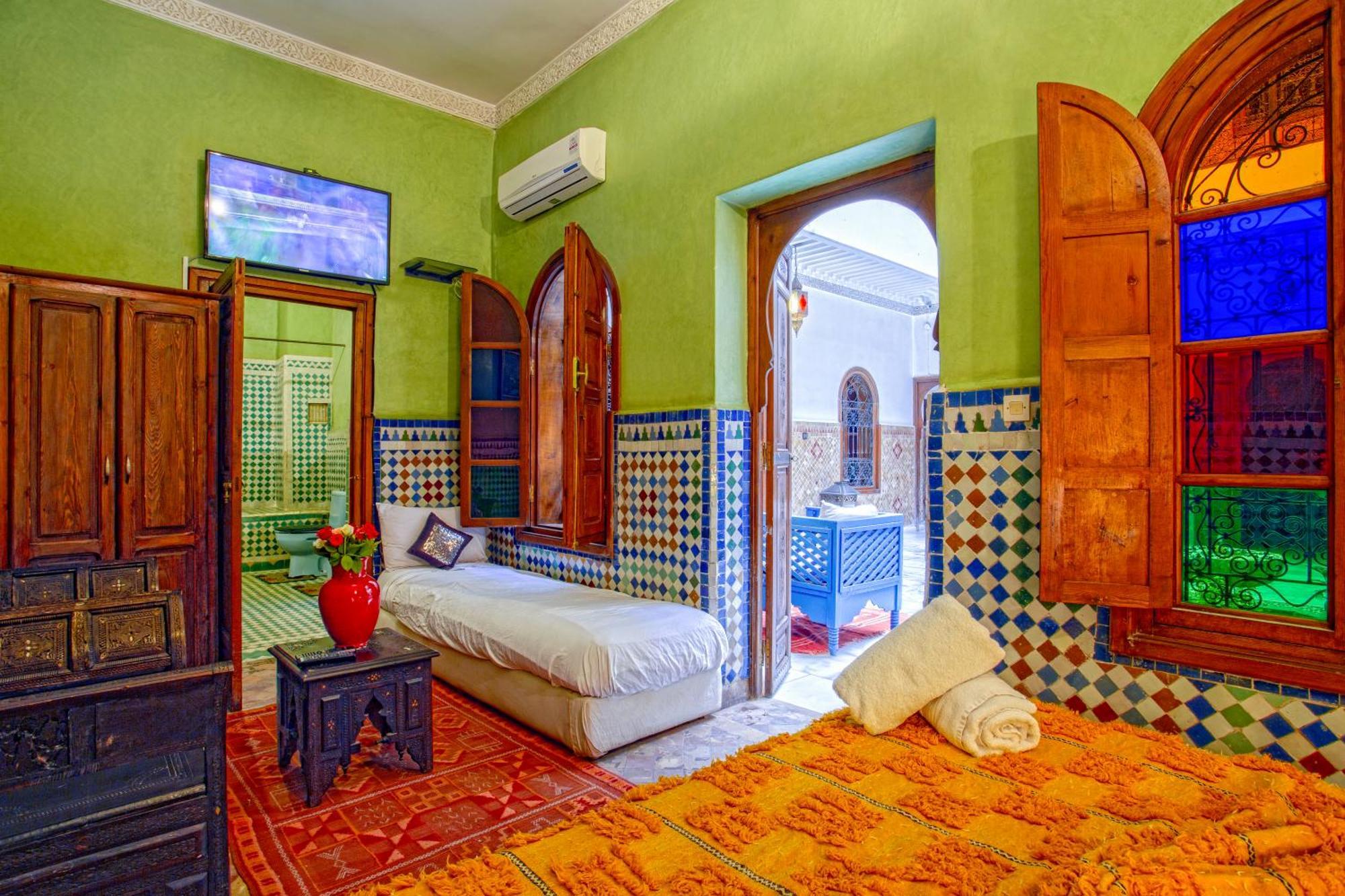 Riad Lakhdar