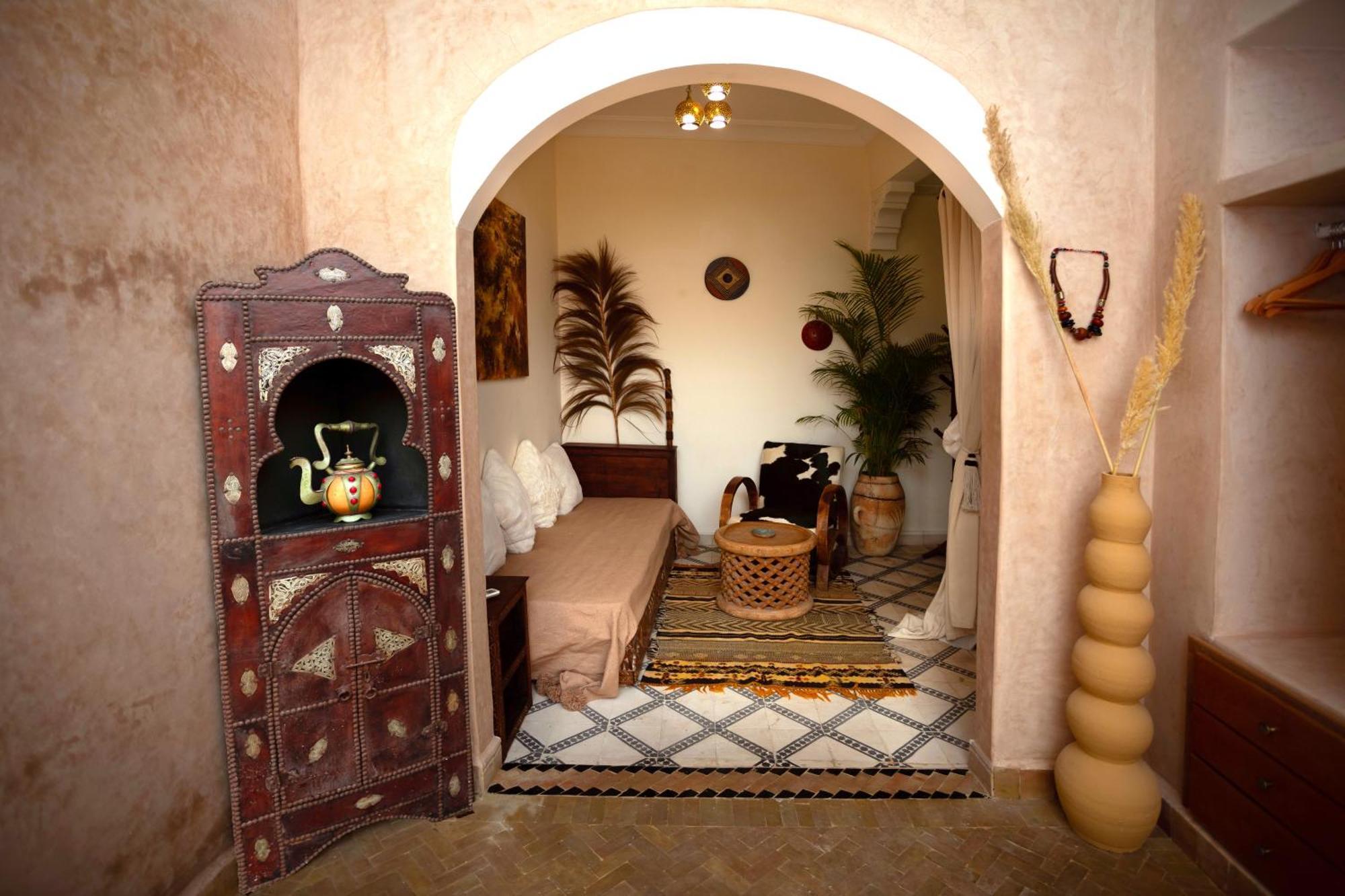Miss Caracal Marrakesh