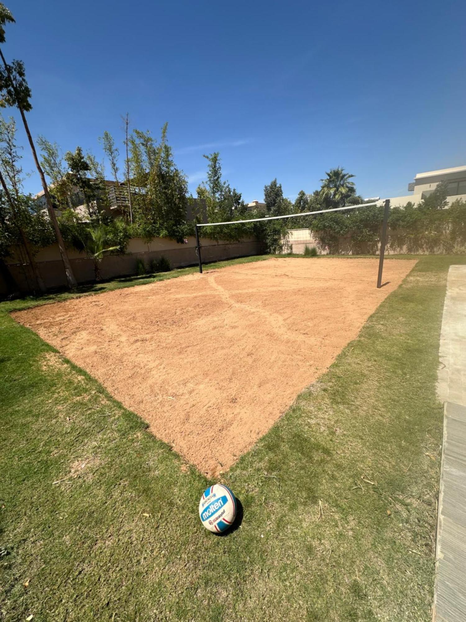 In Marrakech - 5 Suites, Heated Pool, Jacuzzi, Transportation, Volleyball & Padle Court, Complimentary Breakfast Villa