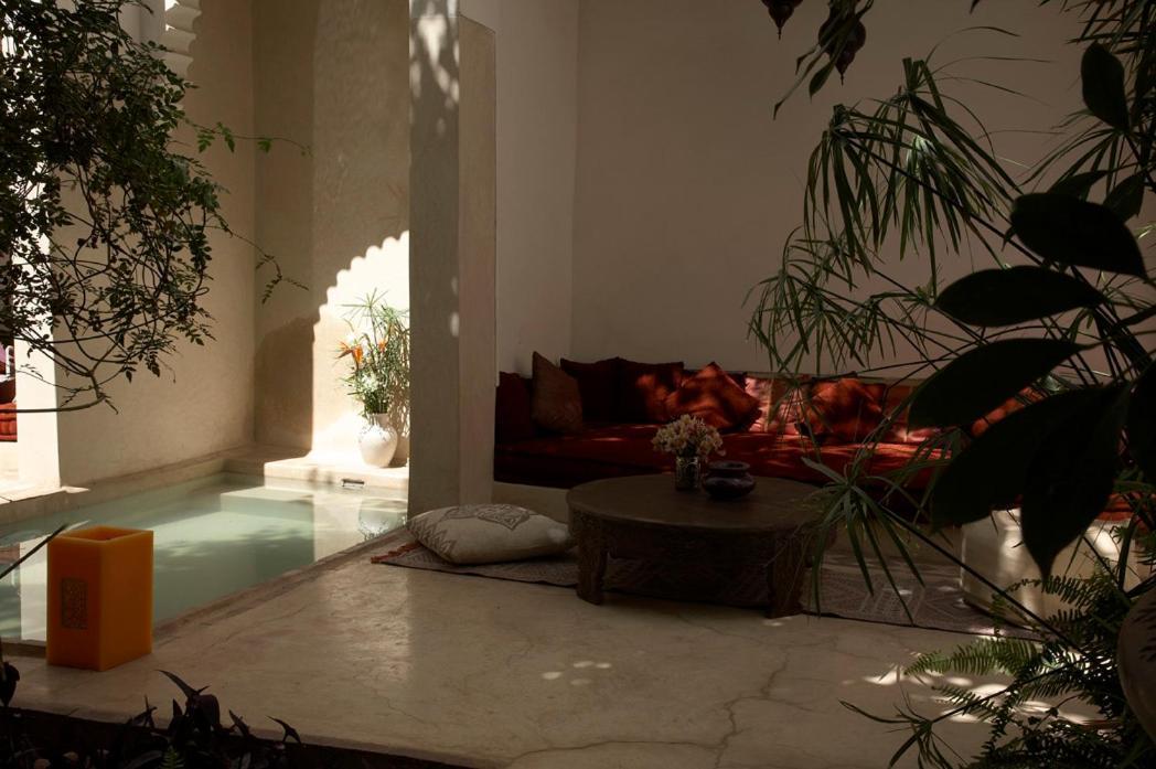 Riad Riad Davia