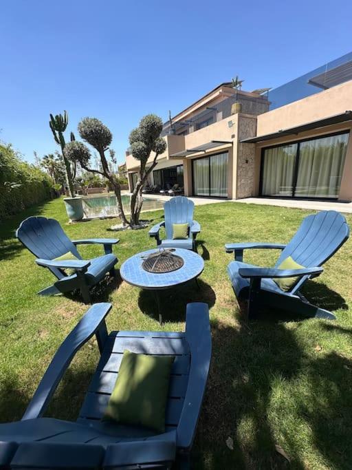Villa In Marrakech - 5 Suites, Heated Pool, Jacuzzi, Transportation, Volleyball & Padle Court, Complimentary Breakfast *