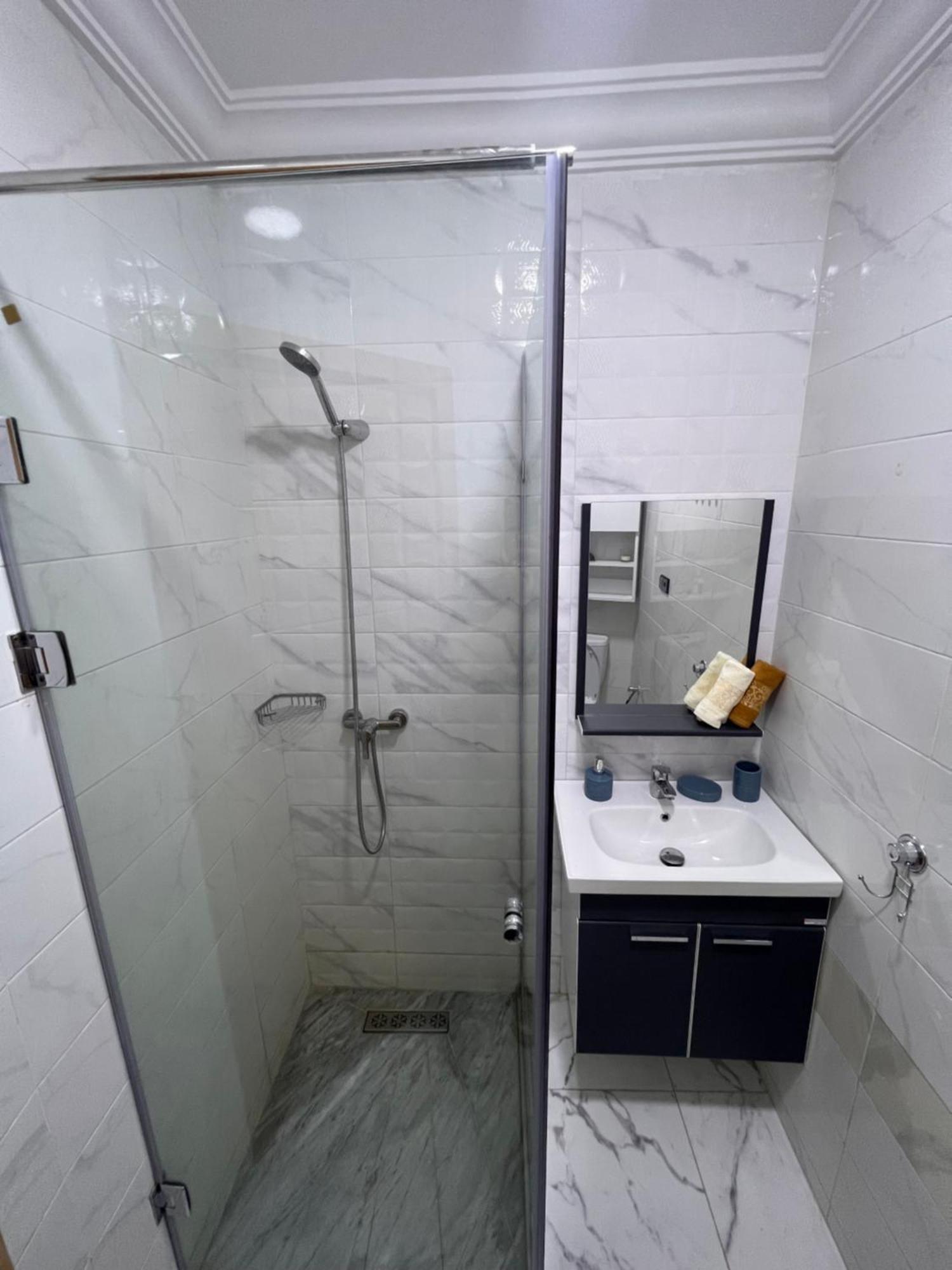 Appartement Elegant 2 Bedroom *