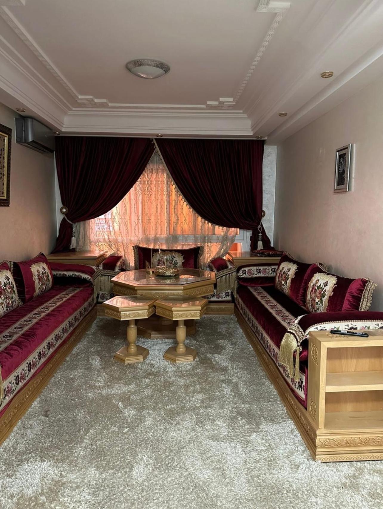 اقامة النخيل