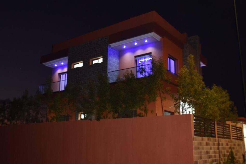5 Avec Piscine Villa *