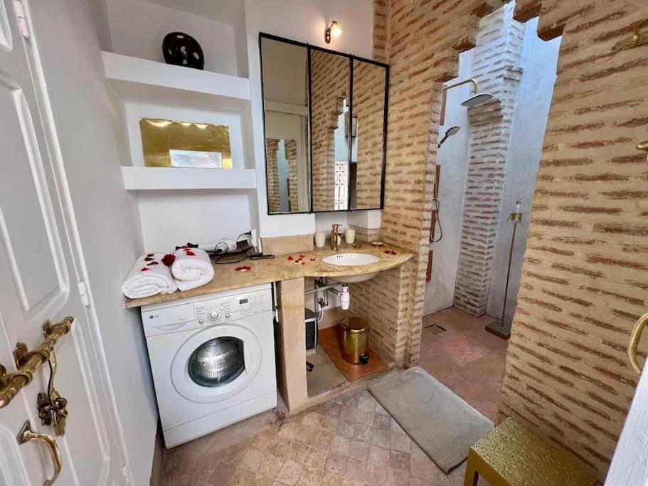 Magnifique Prive 3 Chambres, Terrasse Sur Le Toit A Marrakech Au Coeur De La Medina