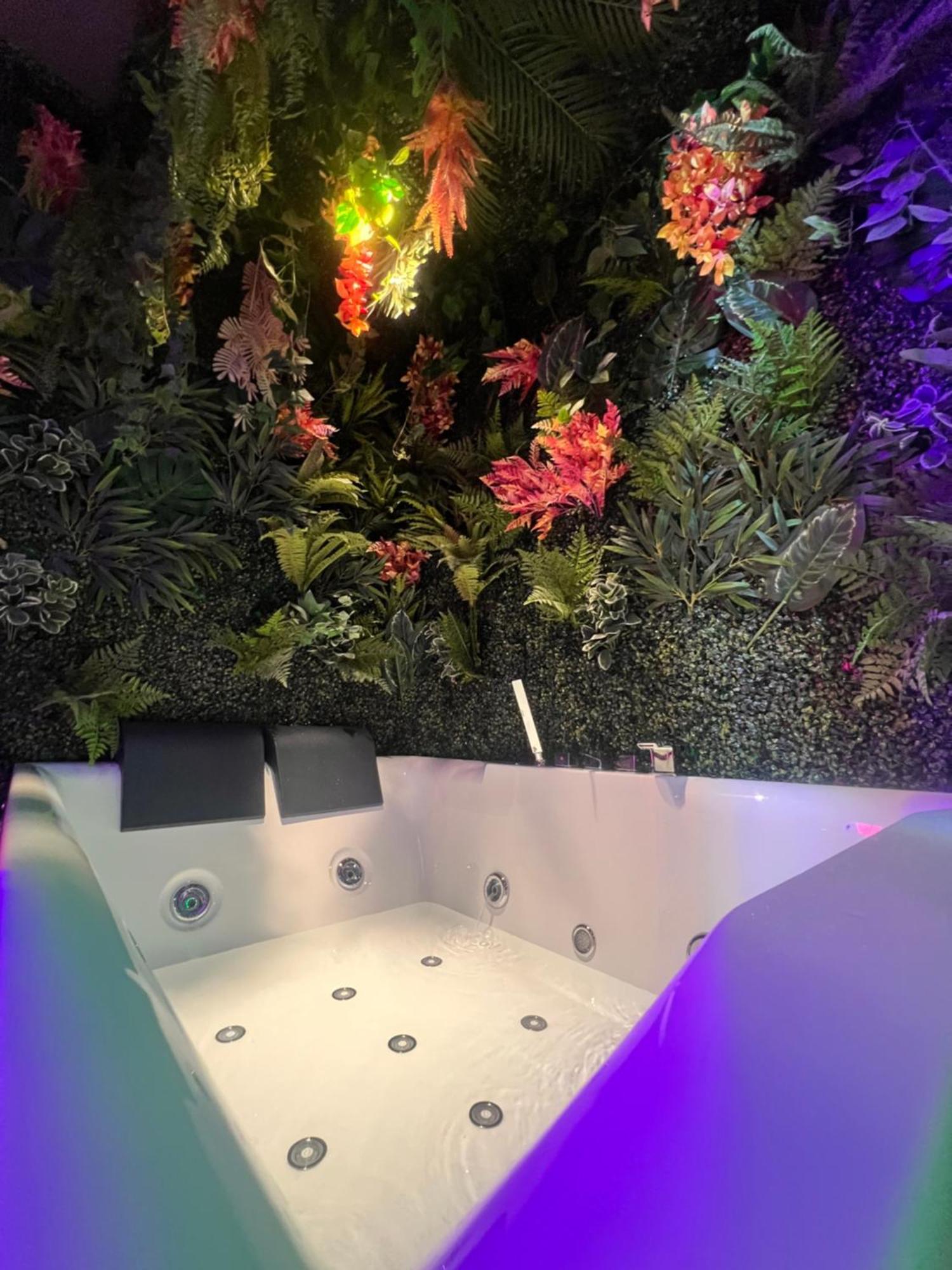 Jungle ! Jacuzzi Centre Marrakech Experience Appartement *