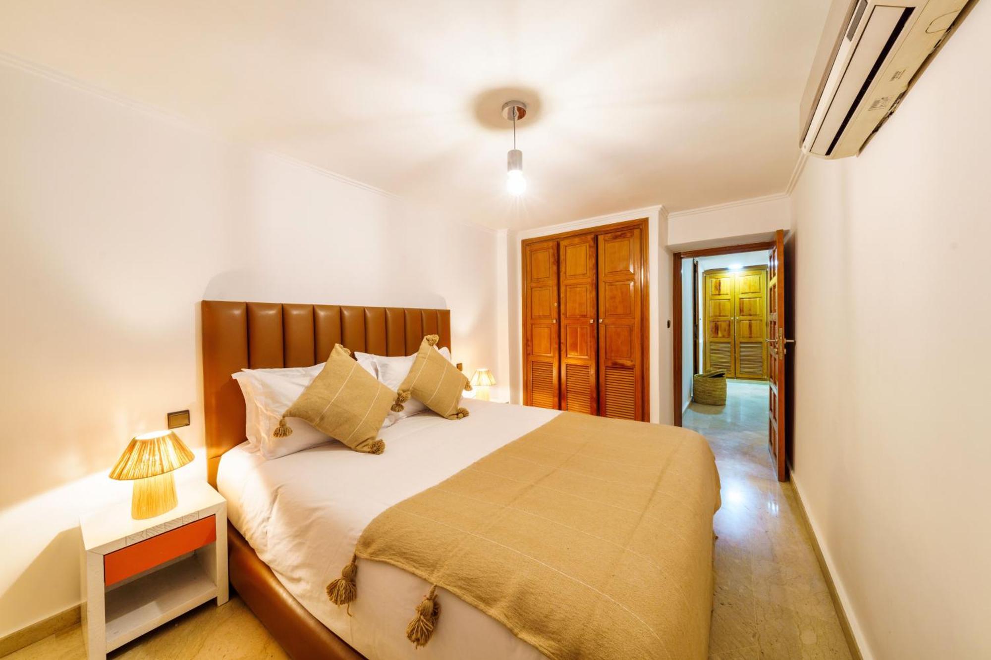 Charming 2-bed Duplex In Downtown-heart