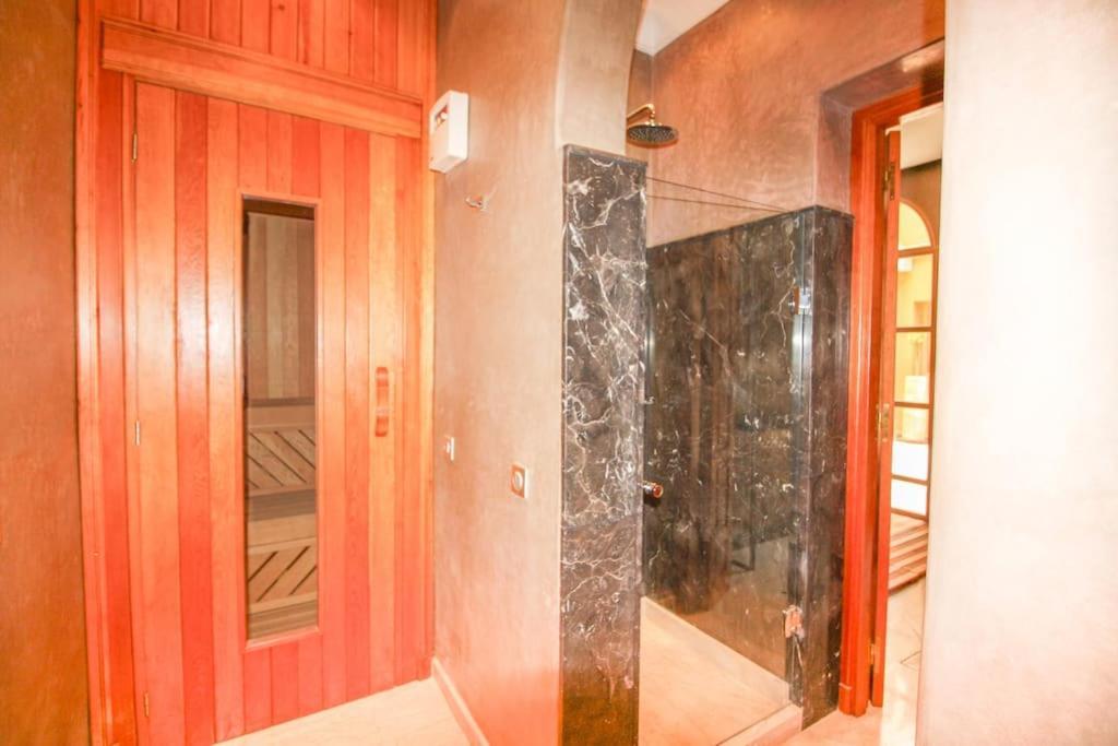 Memories Jacuzzi & Sauna Villa
