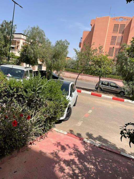 Appartement Family Izdihar 10 Min From Gueliz, Free Parking *