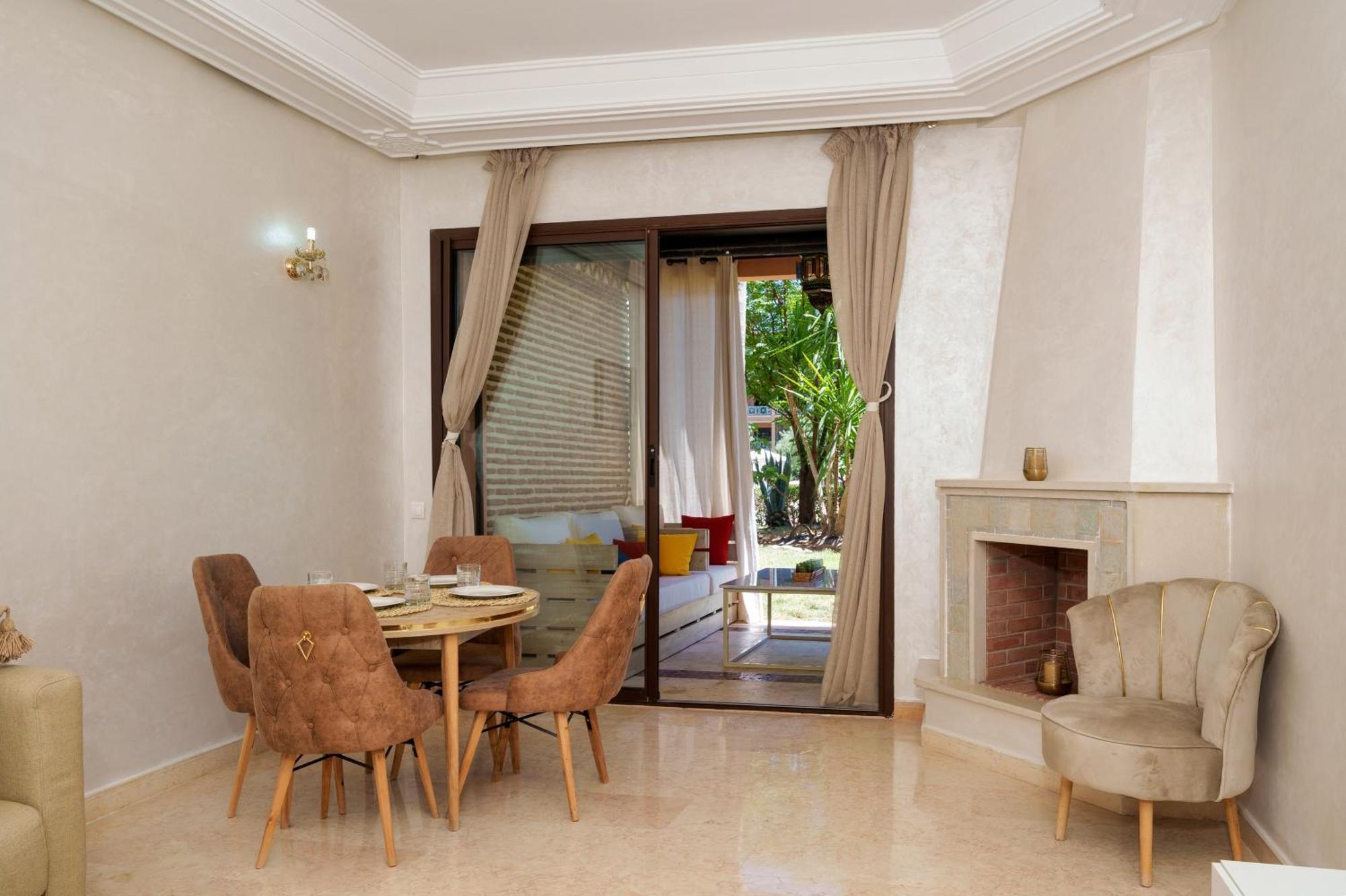 Apartment Green Oasis Poolside Luxury App *