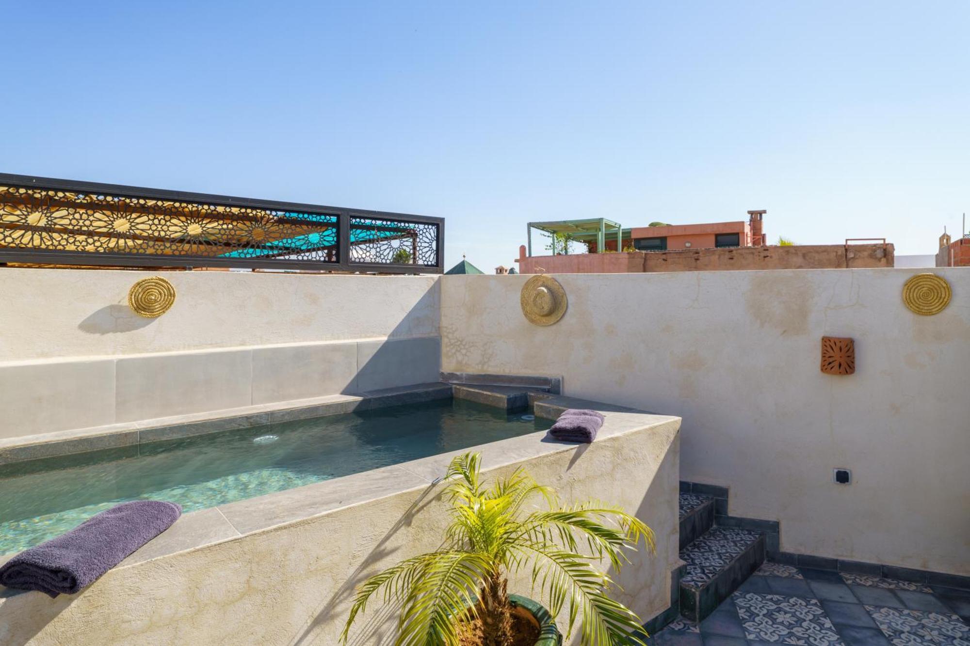 4 - Piscine & Petit Dejeuner Gratuit - Wifi Fibre Optique Holiday home Marrakesh