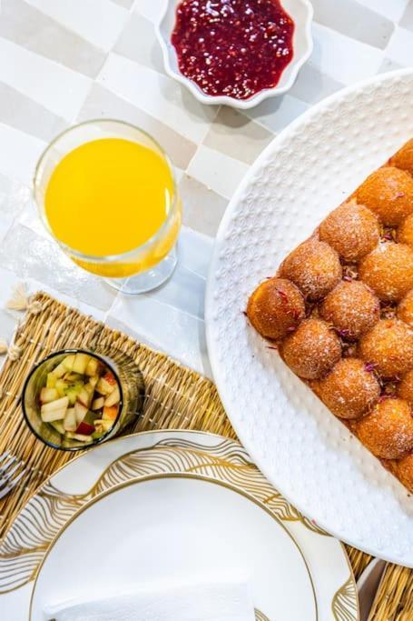 Macan Exclusive And Trendy Chich Breakfast Incl Marrakesh