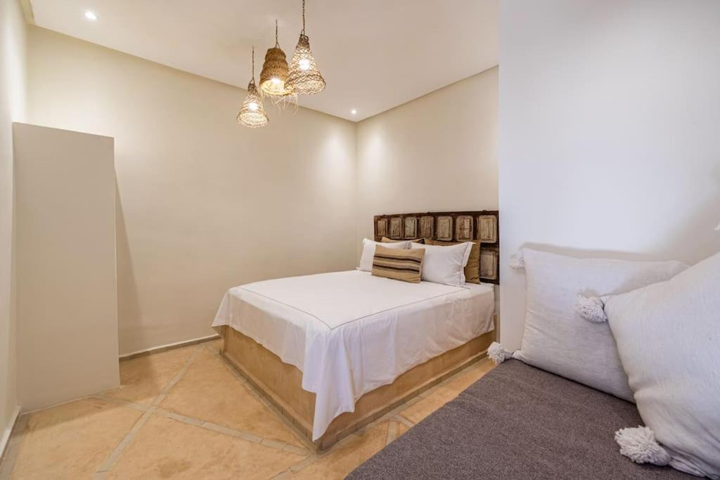 Macan Exclusive And Trendy Chich Breakfast Incl Marrakesh
