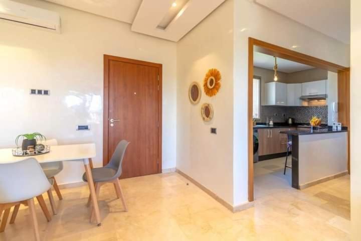 Appartement Avec Piscine Et Jardins