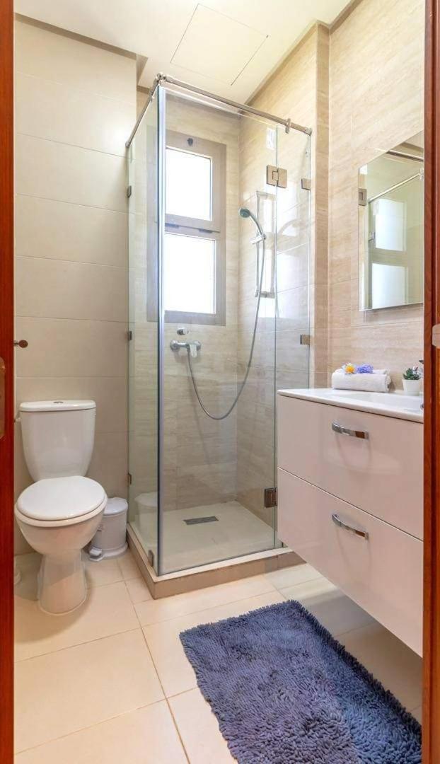 Avec Piscine Et Jardins Appartement