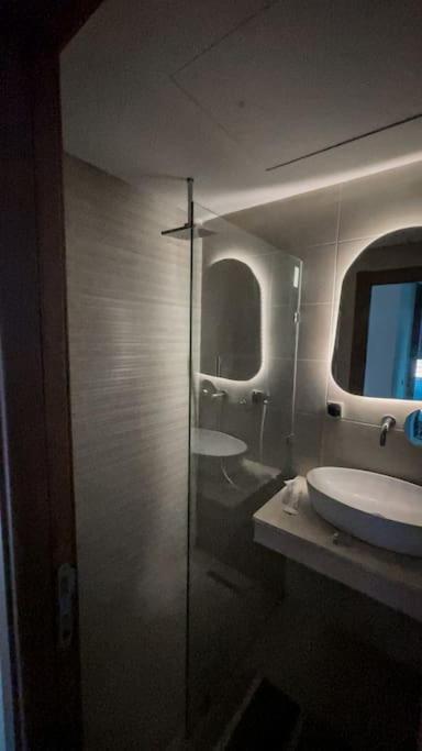 Menara Gardens & Pool Apartment *