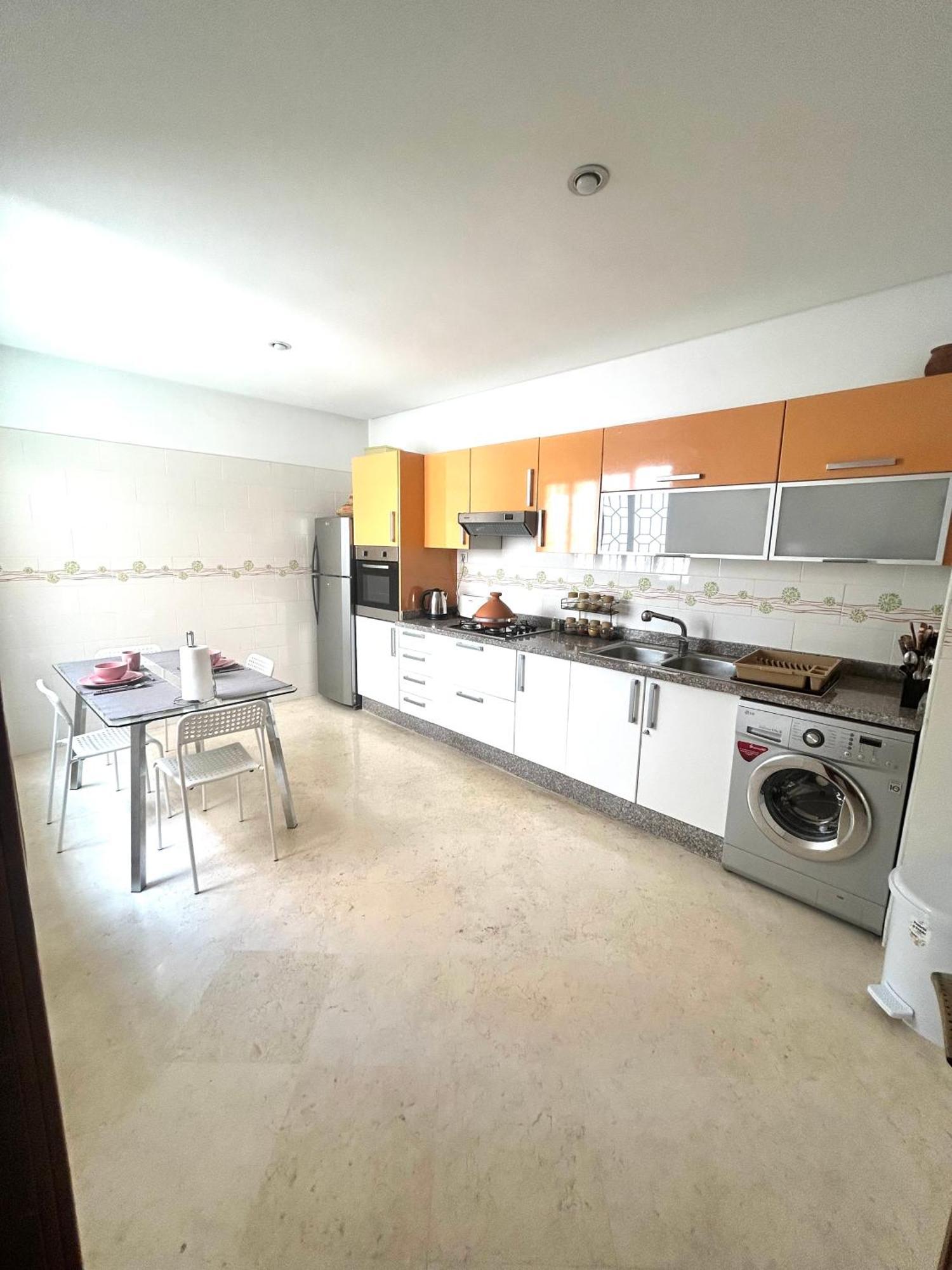 Bel Appart, Tres Bien Situe, Avec Piscine, Wifi, Clim, Parking Apartamento