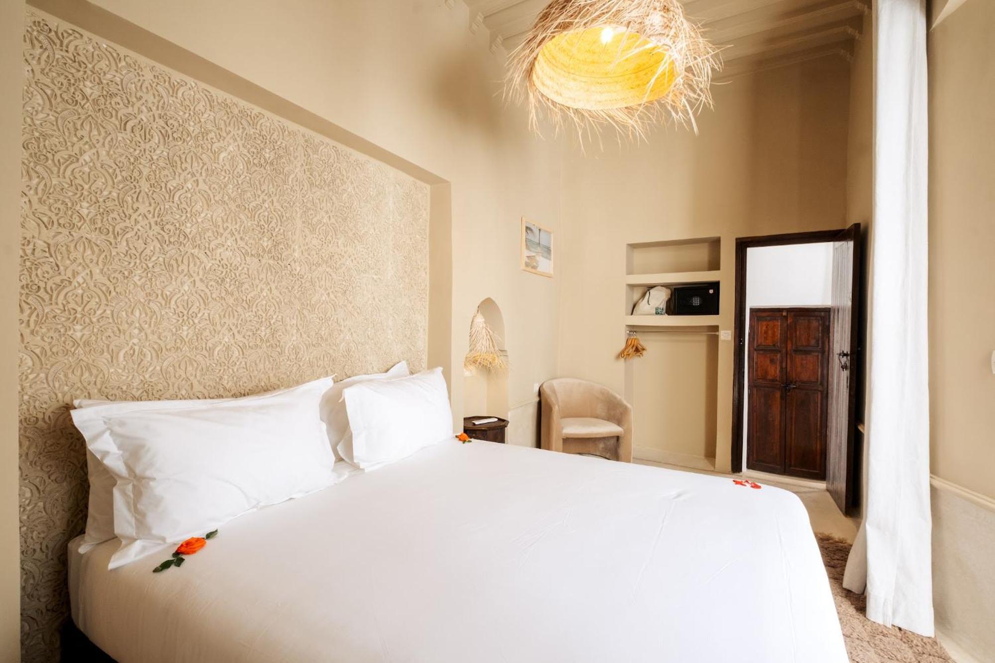 Zi Hotel 3*