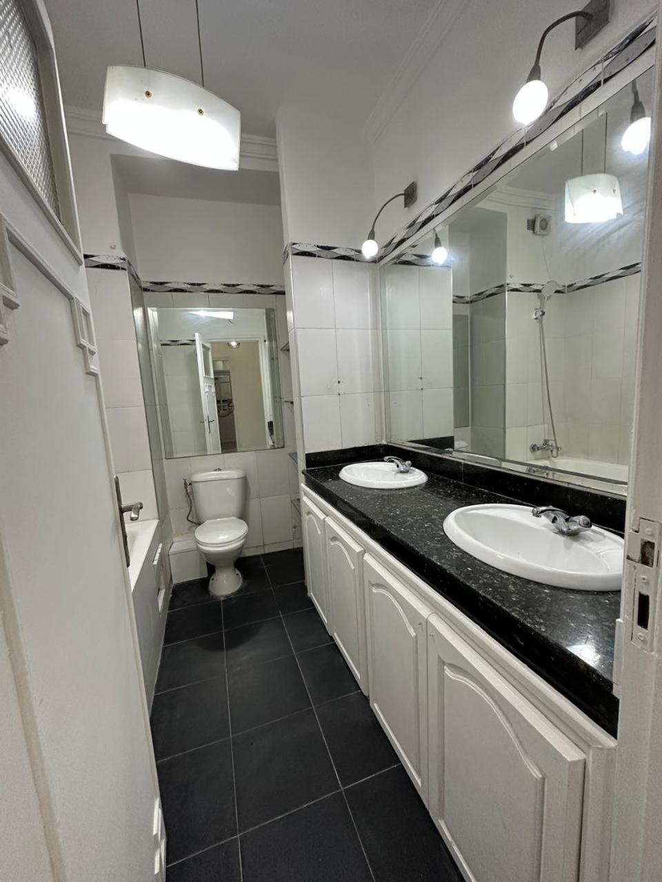 3 Salon A Cote De Eden Et Mcdo 6 Appartement Marrakesh
