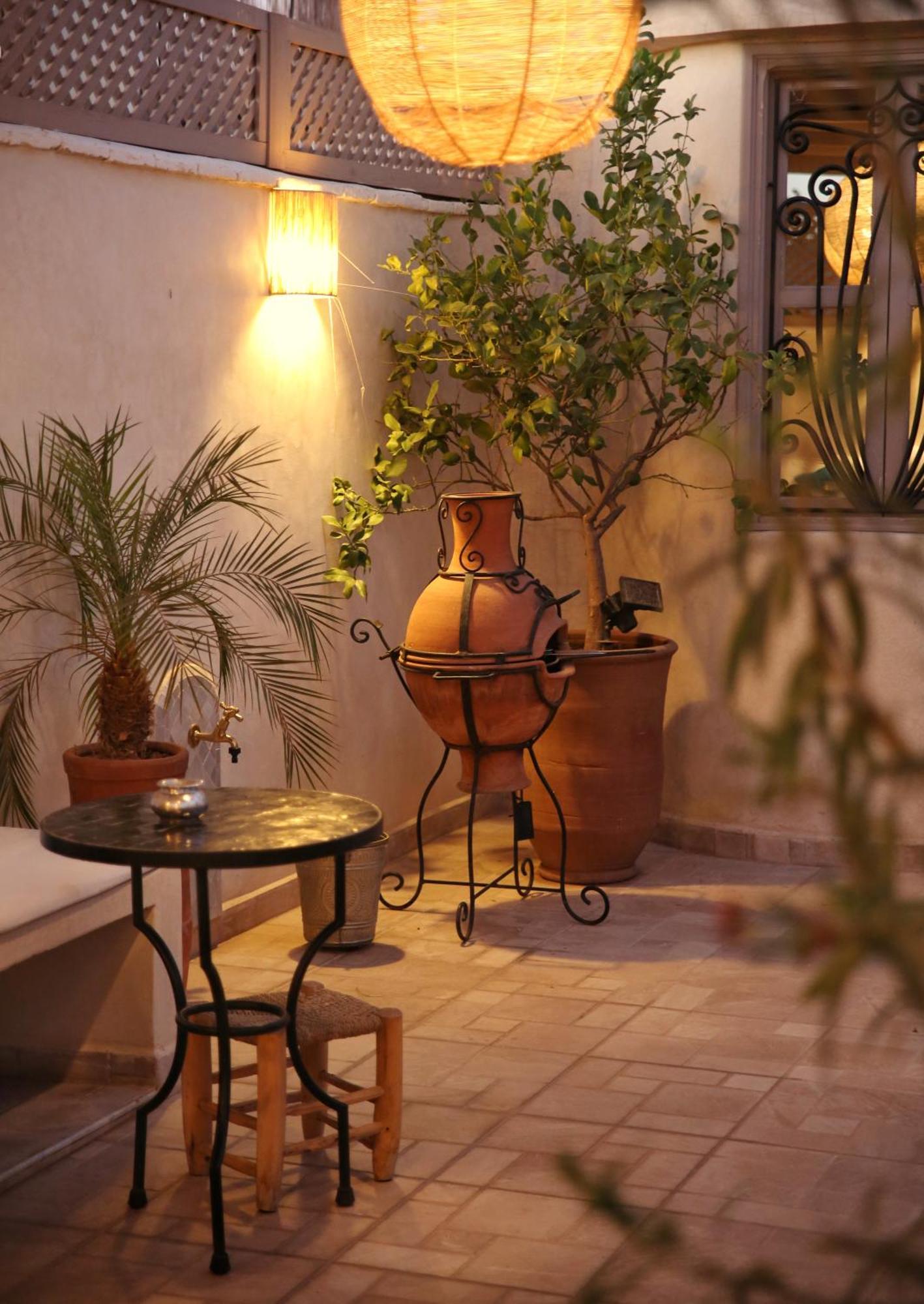 Dollar Des Sables & Riad