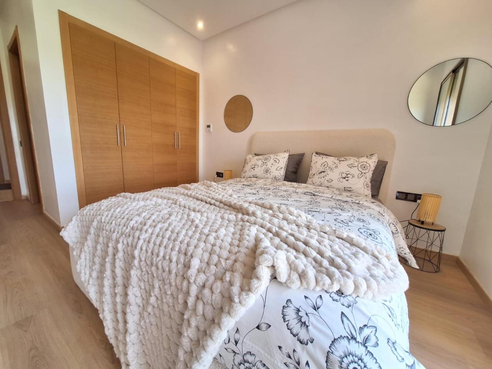 Avec Piscine Et Jardins Appartement *