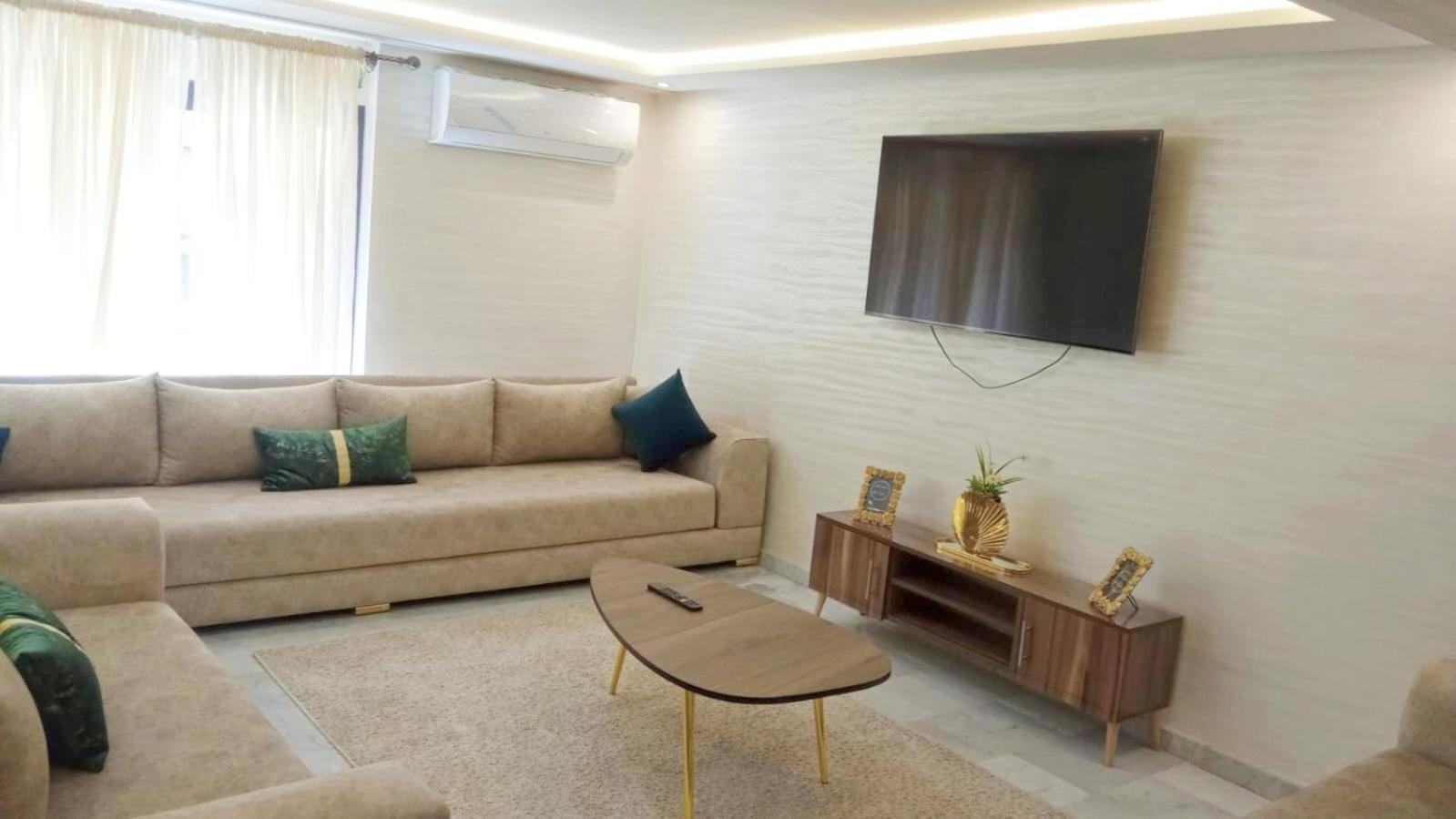 Un Elegant Duplex Au Coeur De Marrakech Avec Deux Piscines Et Un Espace Appartamento *