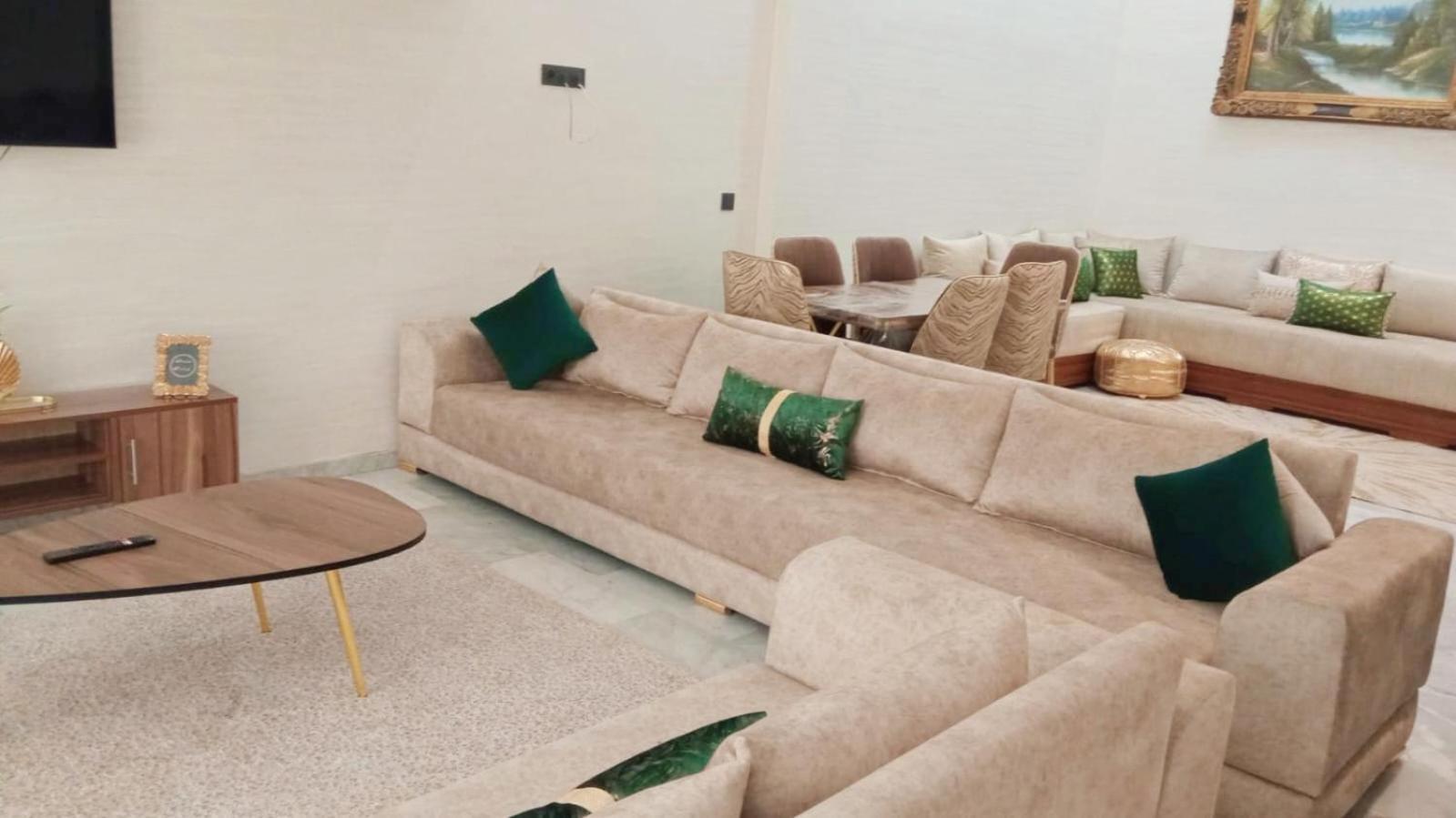 Un Elegant Duplex Au Coeur De Marrakech Avec Deux Piscines Et Un Espace *