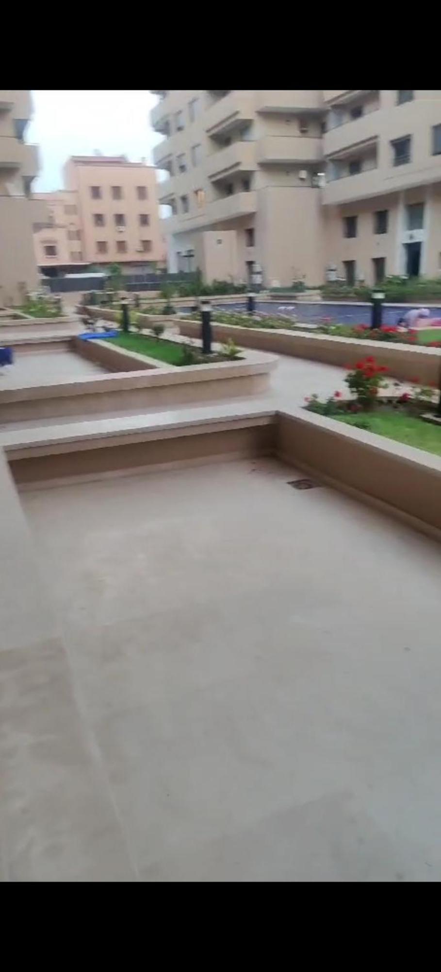 Un Elegant Duplex Au Coeur De Marrakech Avec Deux Piscines Et Un Espace Appartamento Marrakesh