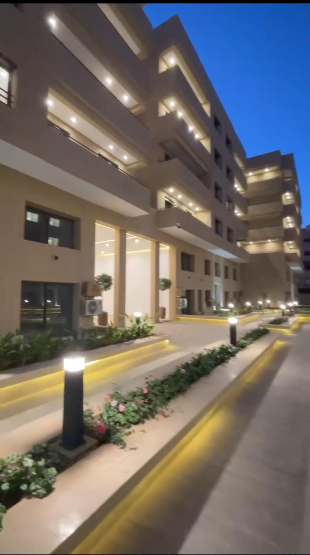 Un Elegant Duplex Au Coeur De Marrakech Avec Deux Piscines Et Un Espace Marrakesh