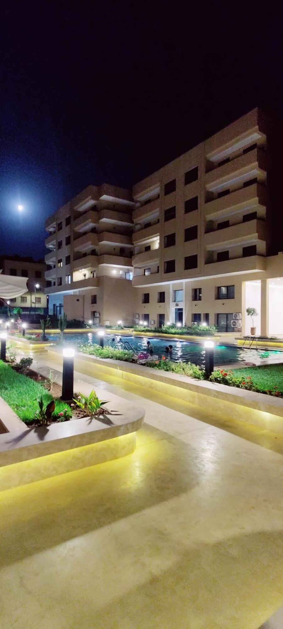 Un Elegant Duplex Au Coeur De Marrakech Avec Deux Piscines Et Un Espace Appartamento Marrakesh