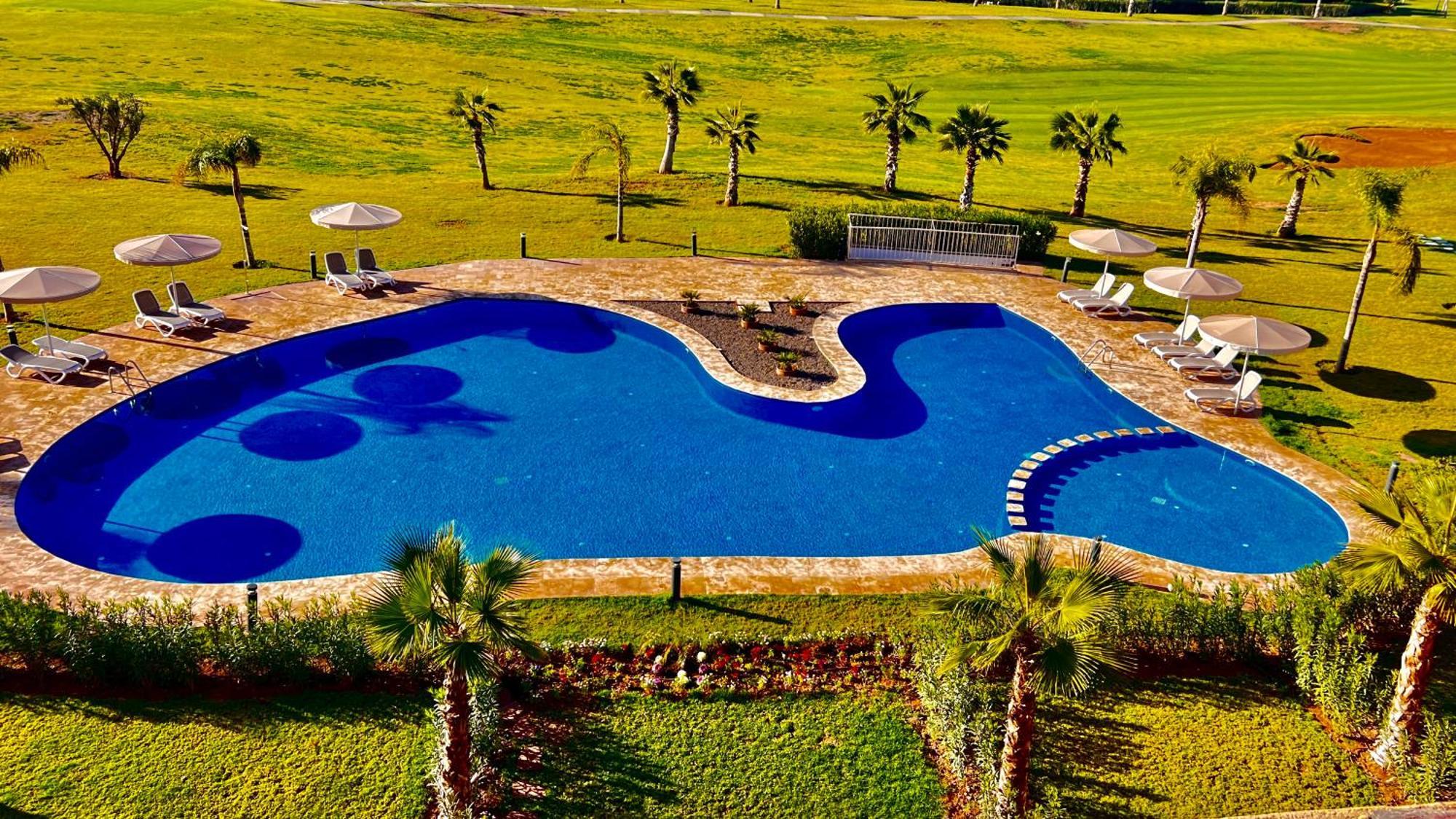 Magnifique Spacieux Confort Propre Familial 2 Salon Et Salle A Manger A 20mn A Pied De Place Jemaa El Fina 4 Piscines Dans Espace De Golf A 12 Mn En Voitures L Entree Est Gratuit Pour La Clientele Ouvert Entre 10h Et 20h * Marrakesh
