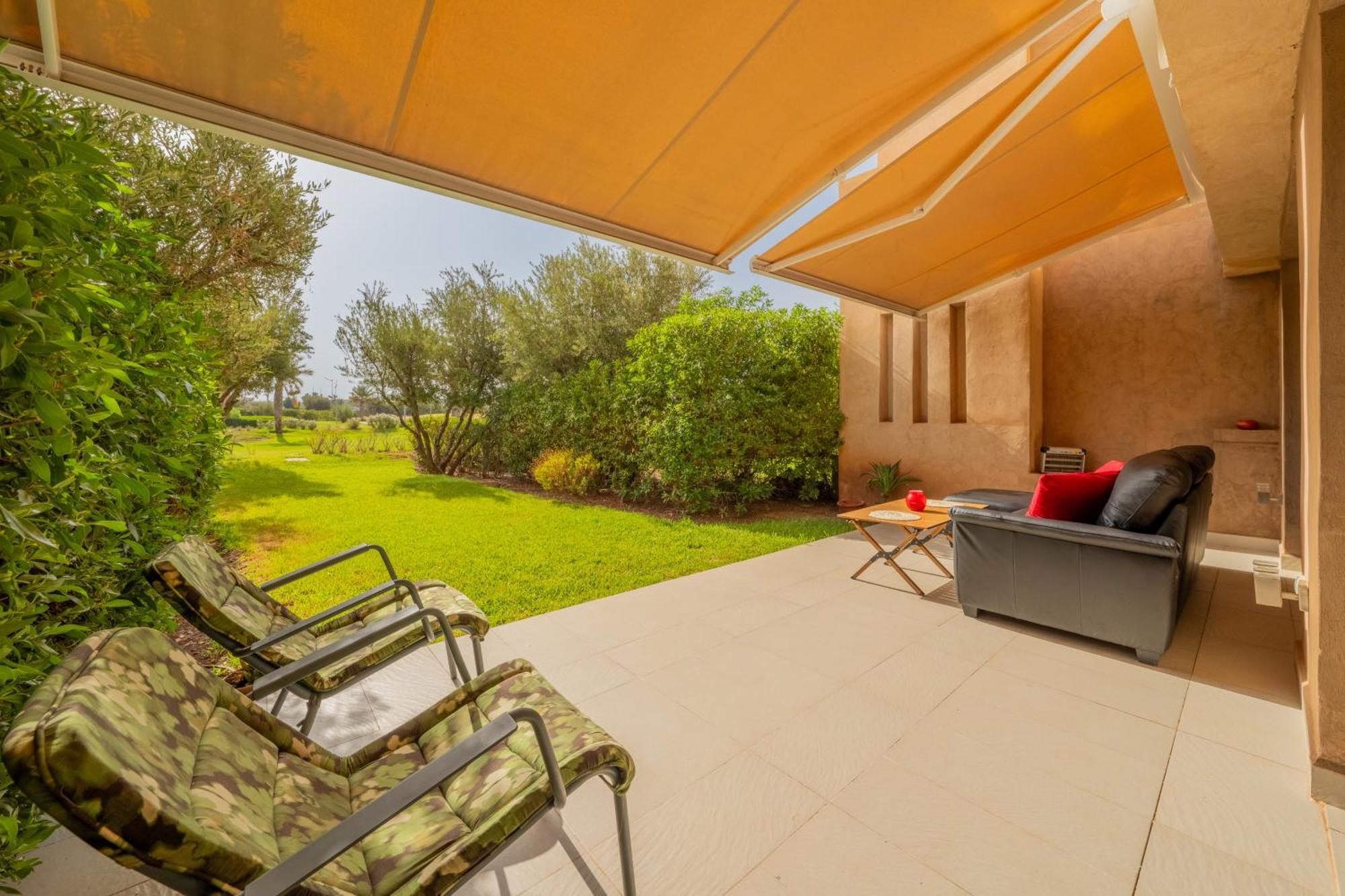 Luxury Xl Golf View Retreat Private Garden Apartment *