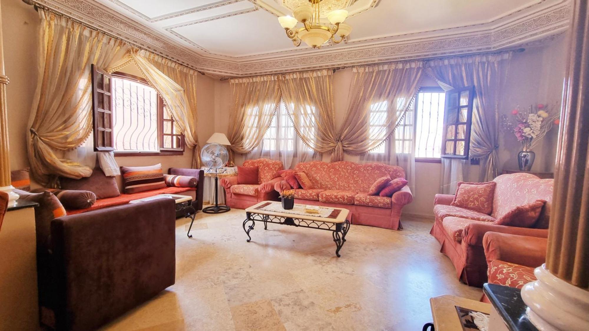 Appartamento Oranger Family House Center, Private Large House, Terasse Garden View, Free Parking *