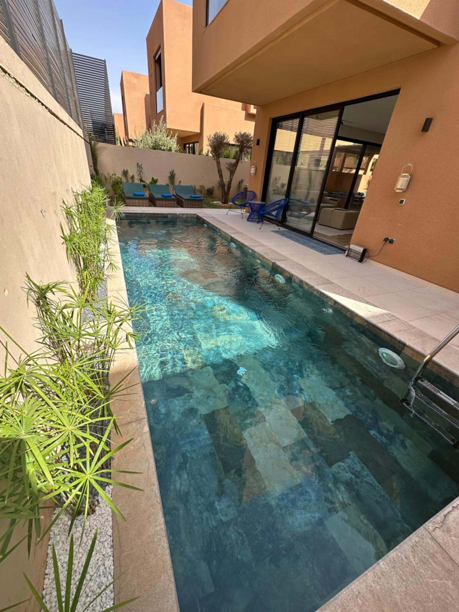 Jassmir 5 10 Min Du Centre Piscine Chauffee Villa *