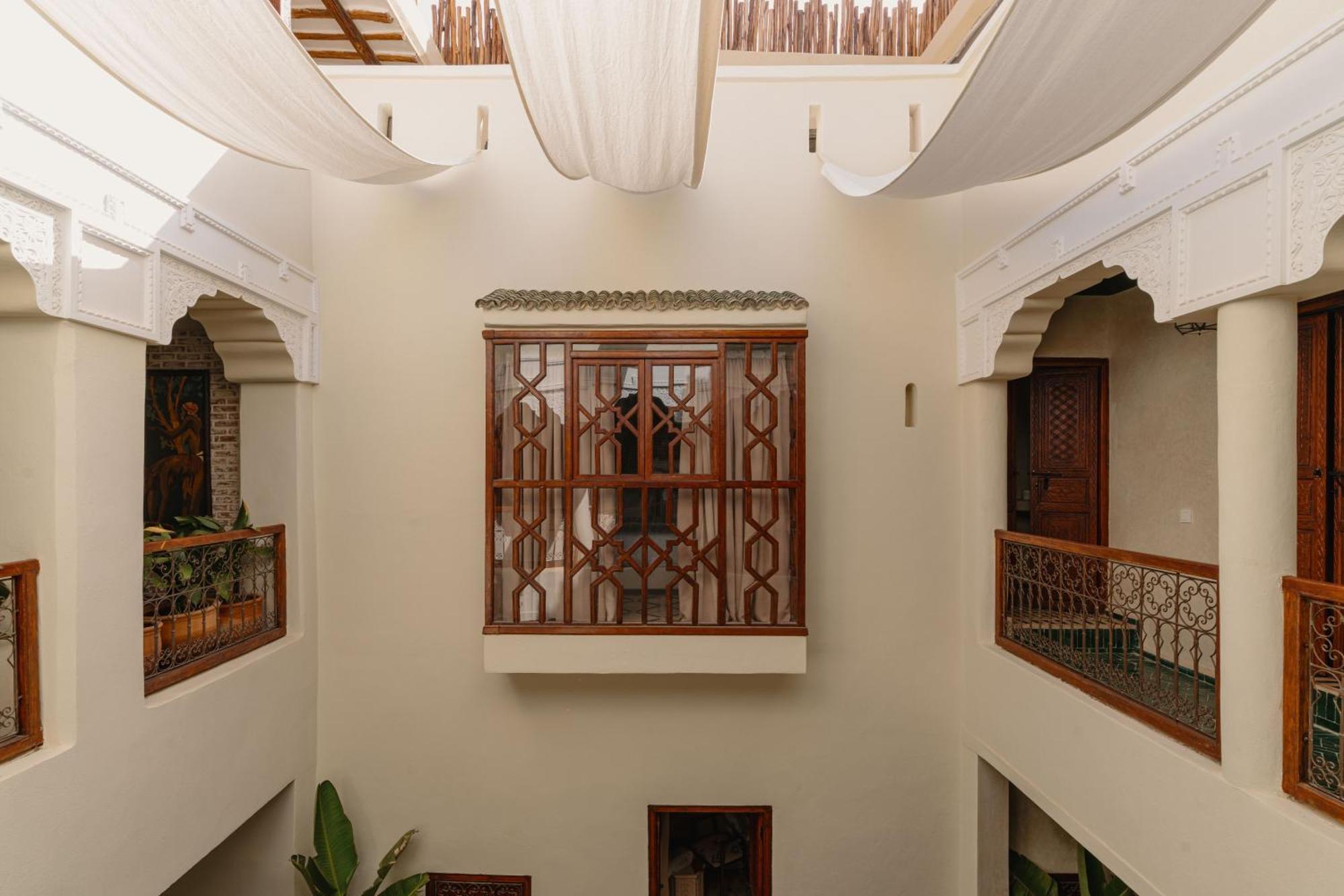Senja Guest house