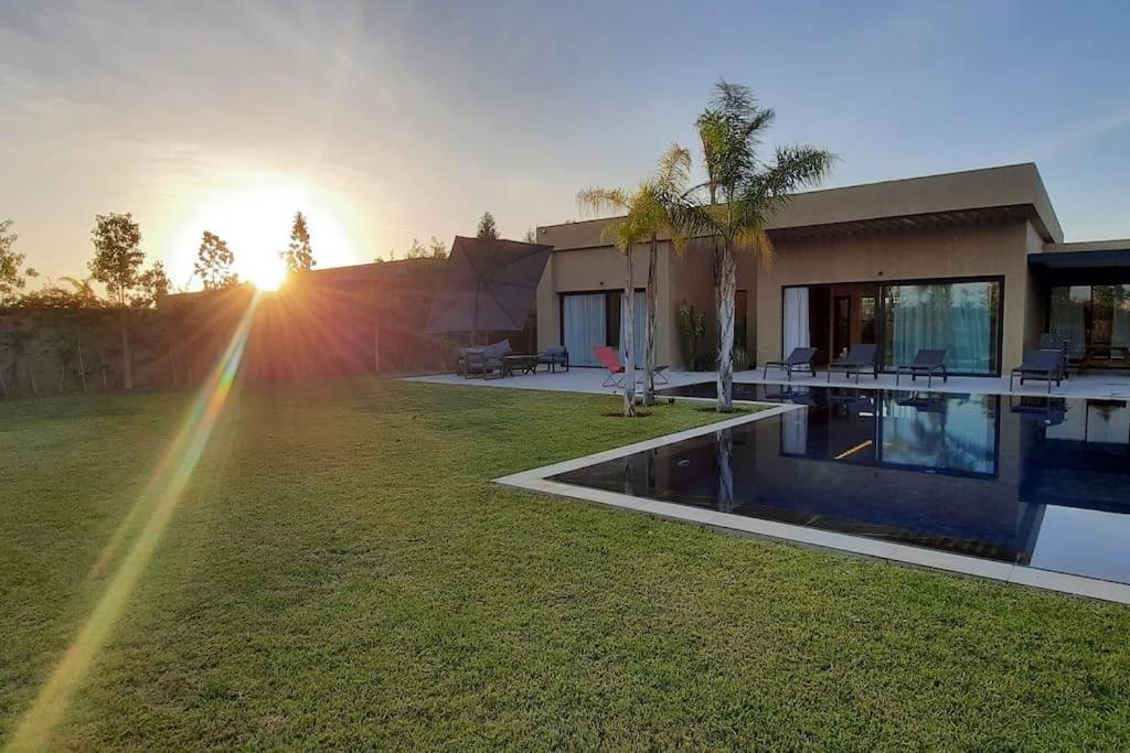 2 Palmeria Villa *